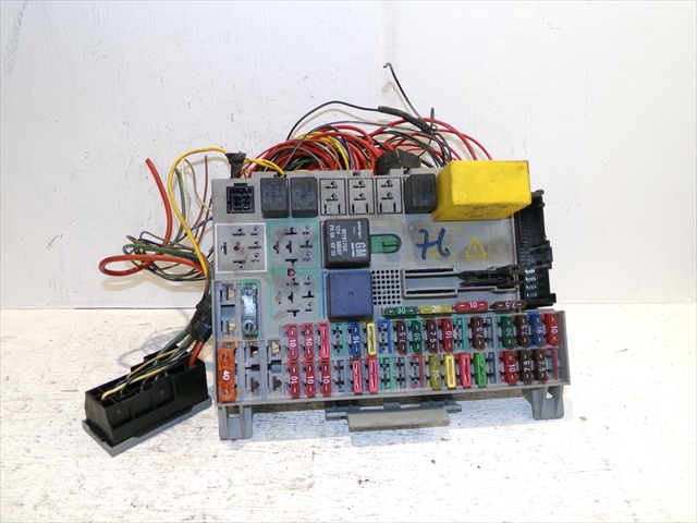 Caja Reles y Fusibles