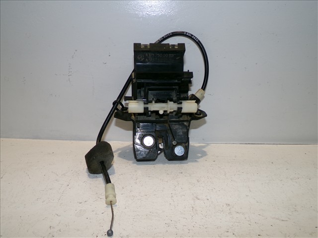 Cerradura Porton Maletero